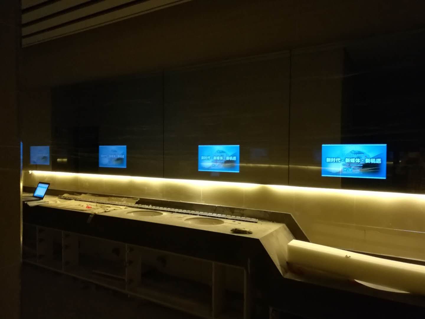 [北京拼接屏]北京海淀區用友展覽館在華融電子采購1套鏡面拼接屏